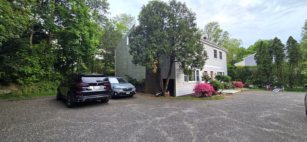 Building Photo - 58 Aiken St