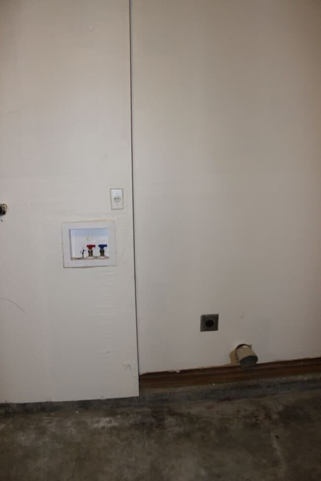 Building Photo - Scappoose townhome