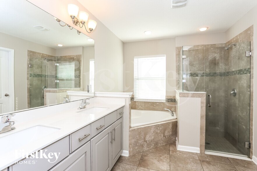 Building Photo - 4145 Emilio Ln