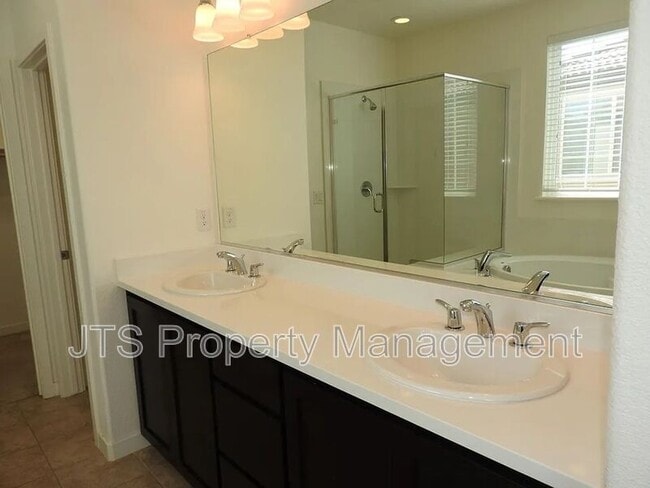 Building Photo - 3048 Ivy Creek Ln