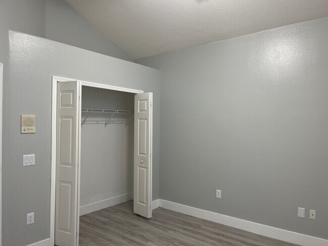 Building Photo - 212 Purslane Pass