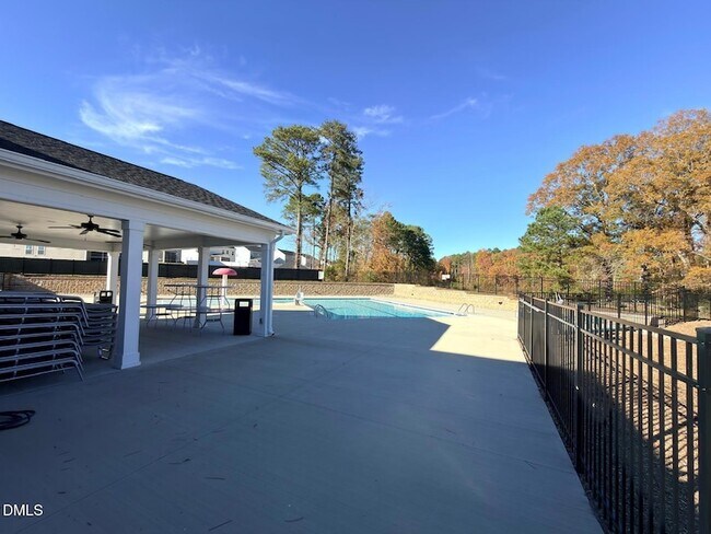 Building Photo - 6005 Grey Colt Wy