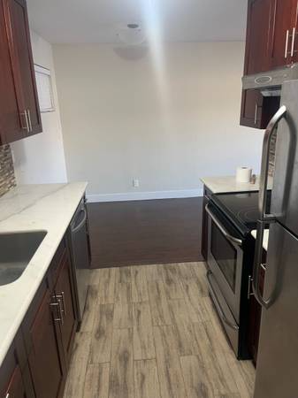 Building Photo - 1342 Palos Verdes Dr