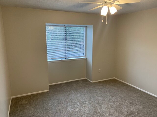 Primary Photo - 9 Hidden Cove Cir