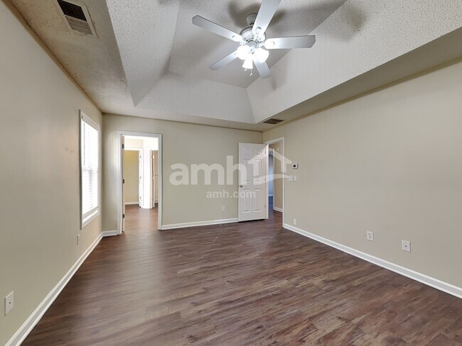 Building Photo - 3951 Saint George Ter SW