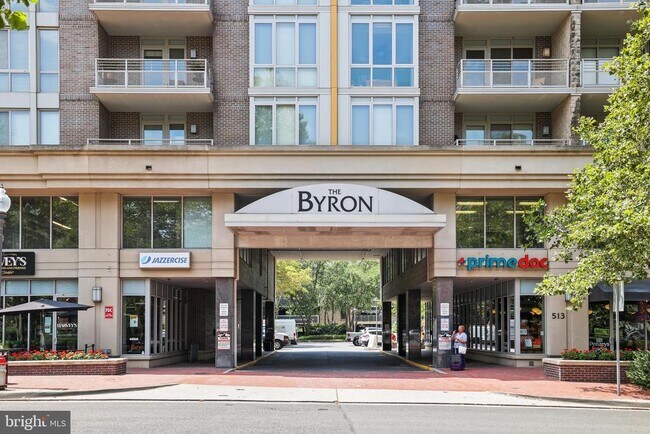 Building Photo - 513 W Broad St