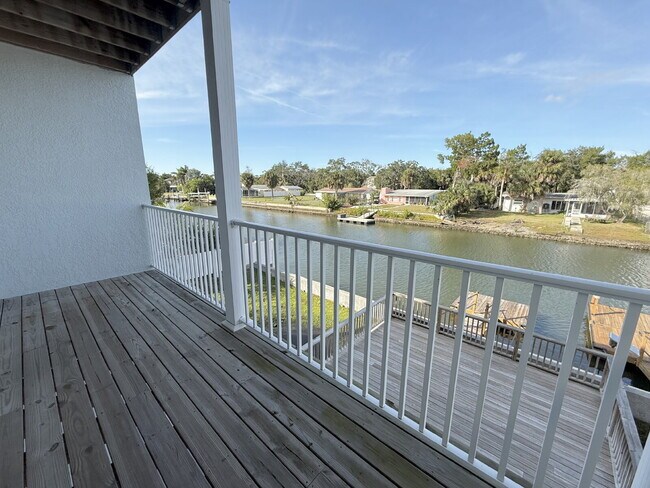 Building Photo - Waterfront 3 bedroom townhome with dock!