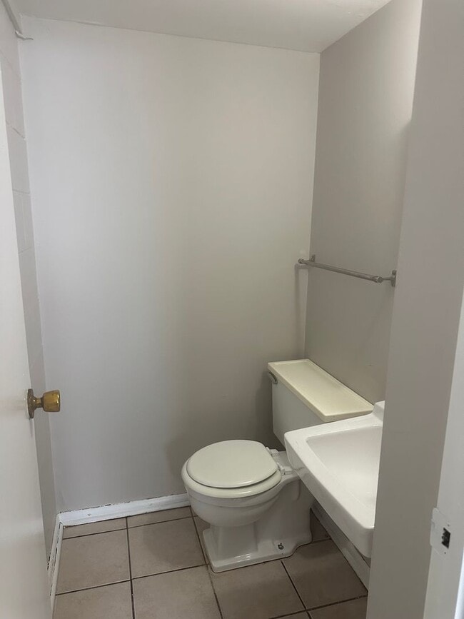 Building Photo - 3 Bedroom Single Family Home in Gahanna