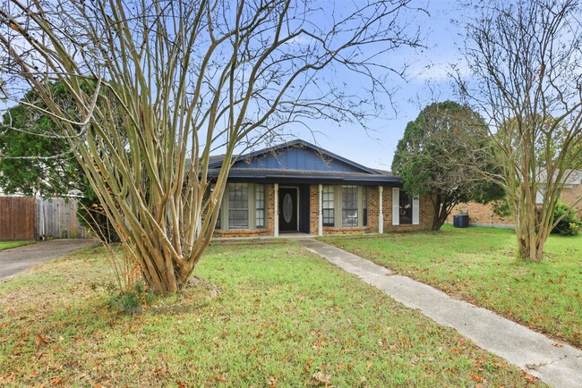 Building Photo - 3918 Wintergreen Dr