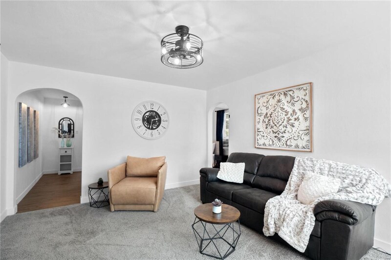 Building Photo - 205 N 28th St