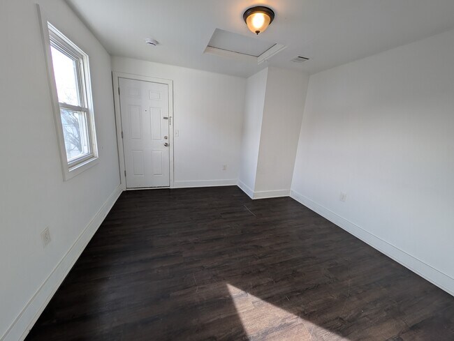 Building Photo - 166 N 12th St