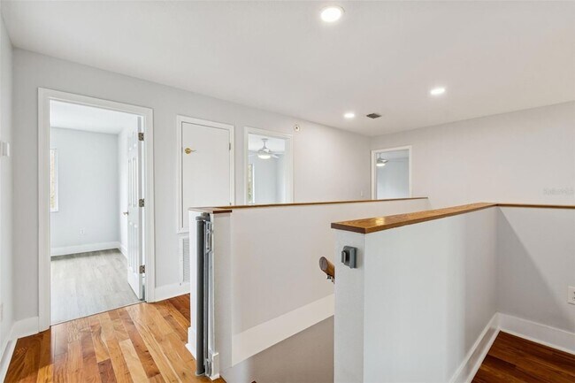 Building Photo - 18154 Sandy Pointe Dr