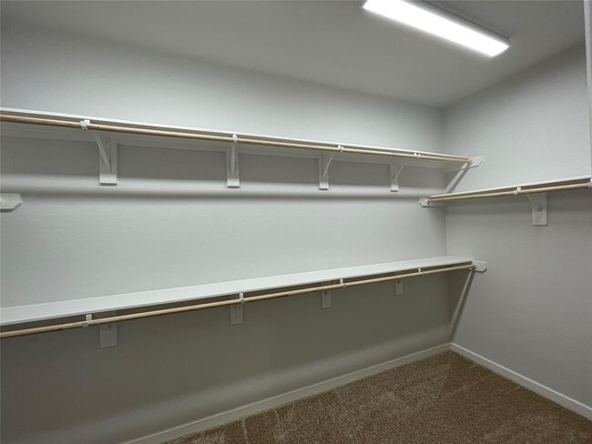 Building Photo - 9122 Brixham Dr