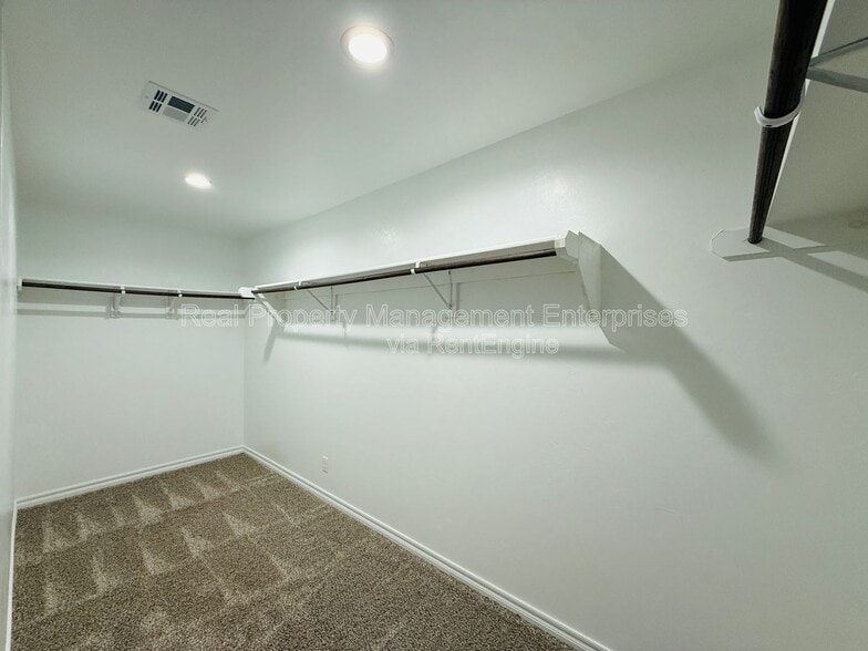 Building Photo - 4301 Montage Blvd