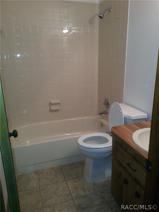 Building Photo - 210 Talmage Ave