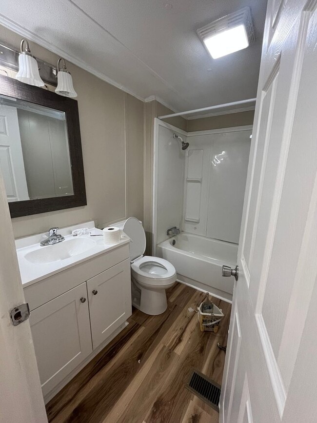 Building Photo - 3 Bed/2 Bath Mobile Home