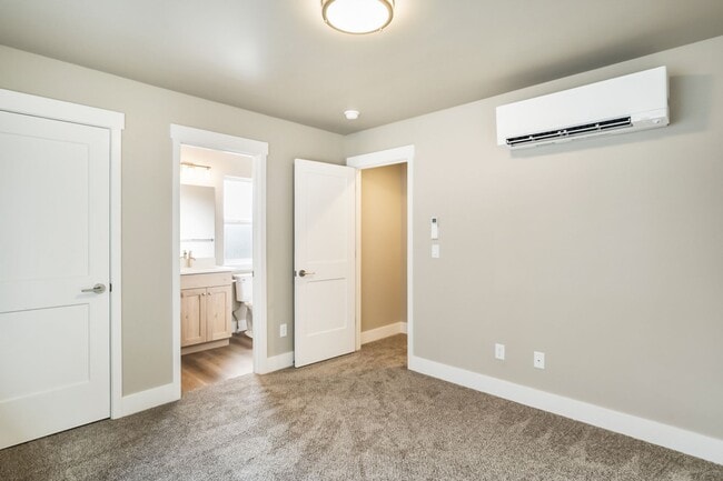 Building Photo - Brand New 3 Bed Townhome - Half Month Rent Credit!