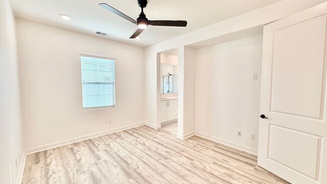 Building Photo - 4374 Nautilus Way