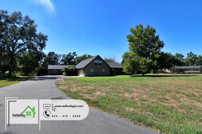 Building Photo - 4750 Pheasant Dr