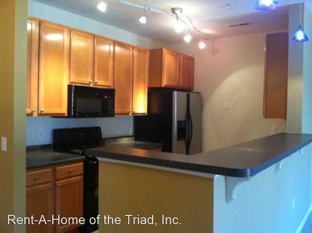 Building Photo - 2 br, 2 bath House - 108 Sunset Circle #202