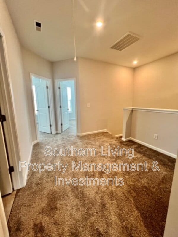 Building Photo - 6985 Waterstone Dr