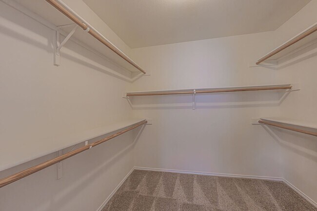 Building Photo - 3 Bedroom 2 Bath Home