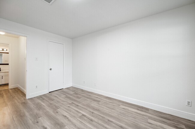 Building Photo - 10733 Braes Bend Dr