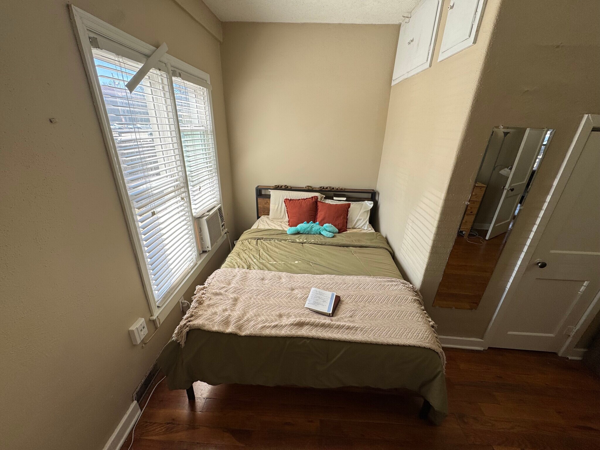 Building Photo - 1011 Fremont St