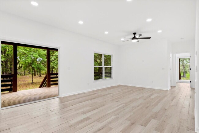 Building Photo - "Spacious 4-Bed Oasis with Guest Suite on Johns Island - Your Dream Home Awaits!"