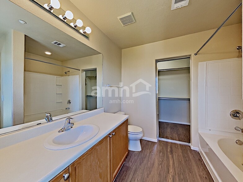 Building Photo - 9161 Desirable Ct