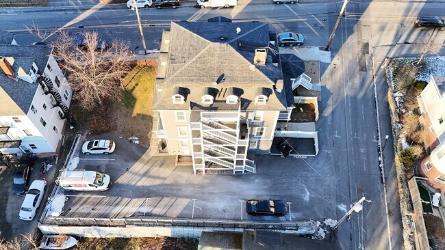 Building Photo - 87 Summer St