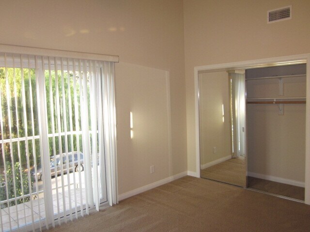 Building Photo - 2283 Waltonia Dr