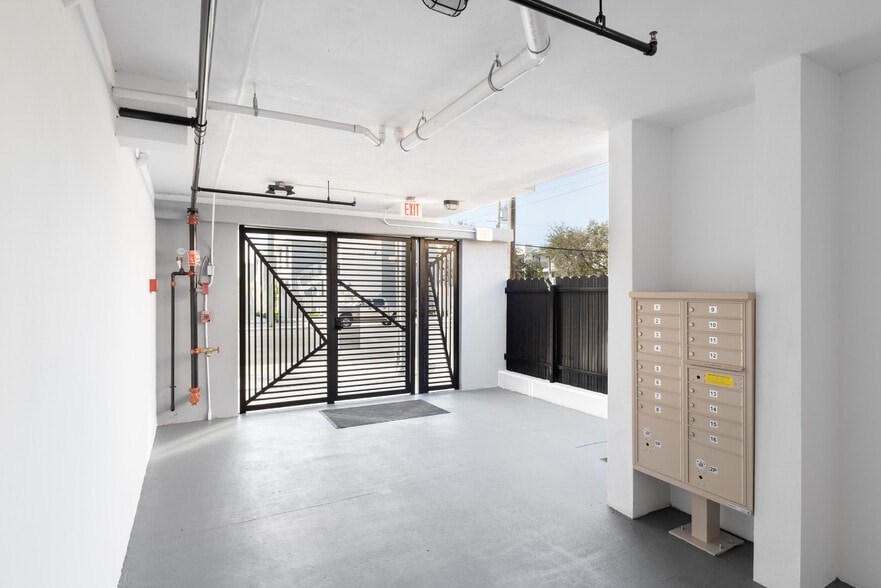 Building Photo - 1547 NW 2nd St