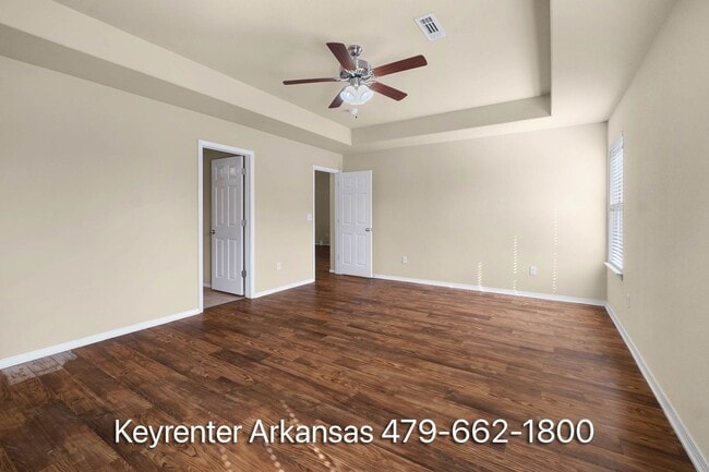 Building Photo - Move-In Ready 4 Bedroom with Gorgeous Natural Light & Spacious Yard in Centerton