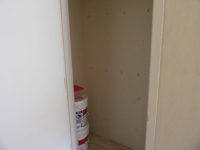 Building Photo - 623 Sea Pine Way