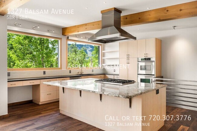 Building Photo - 1327 Balsam Ave