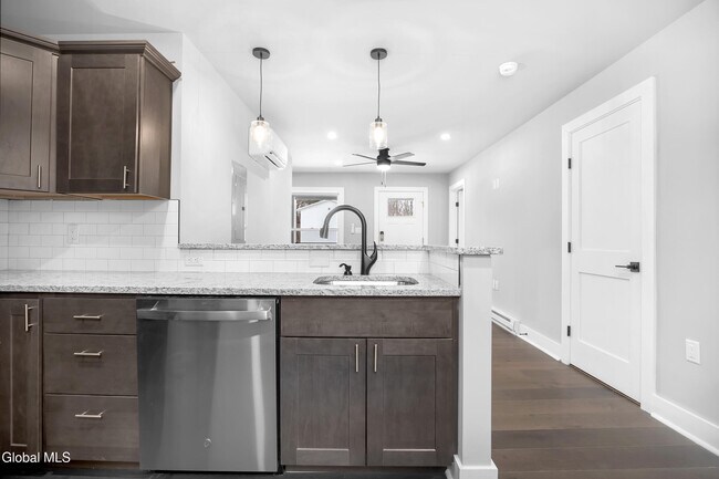 Building Photo - 103 E High St