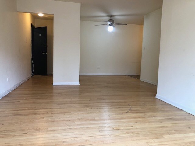 Building Photo - 431 W Barry Ave