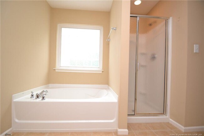 Building Photo - 118 Brookview St
