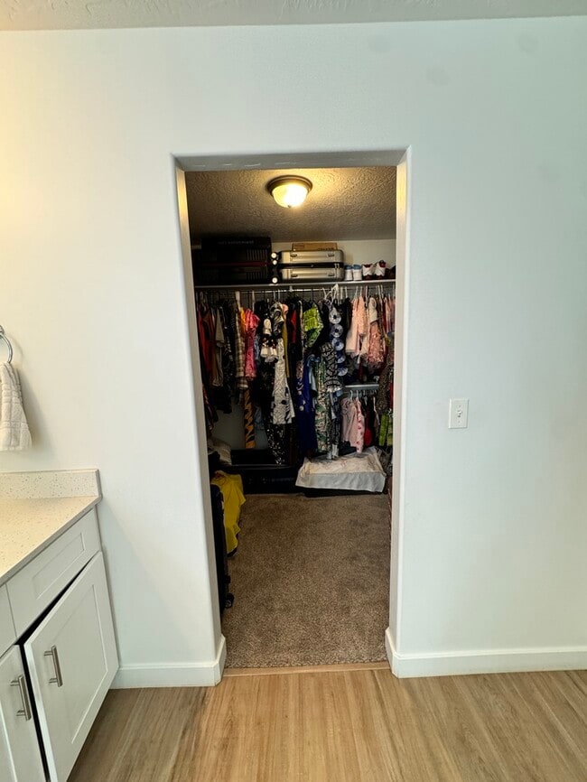 Building Photo - Your Next Home Awaits!