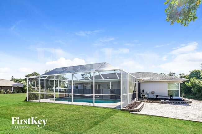 Building Photo - 1358 Abalom St