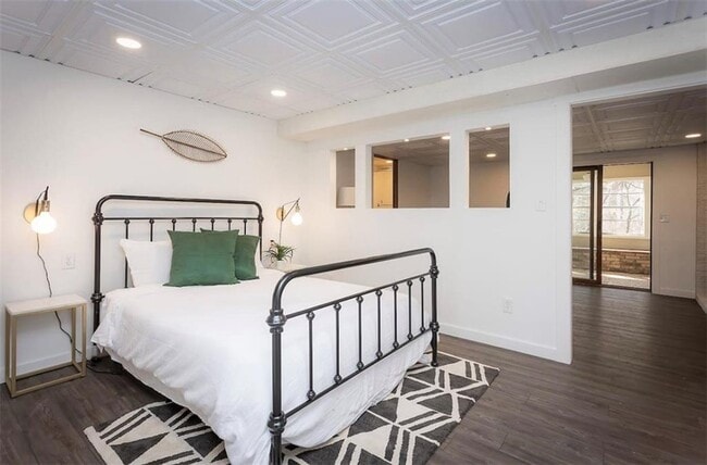 Building Photo - 6 Lambeth Cir