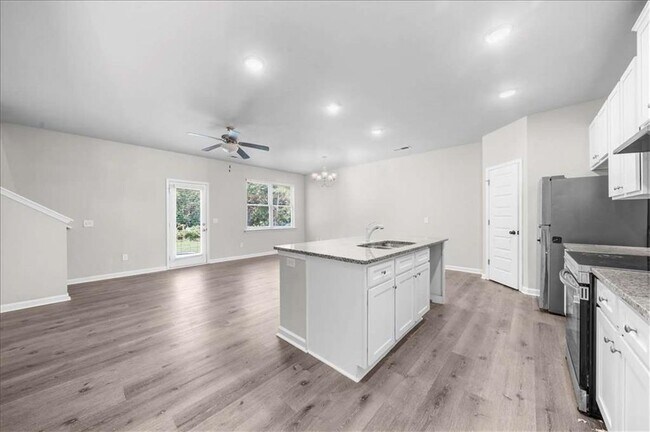 Building Photo - 200 Vickery Ln