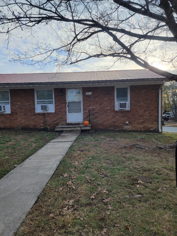 Building Photo - 301 Culbreth Ave