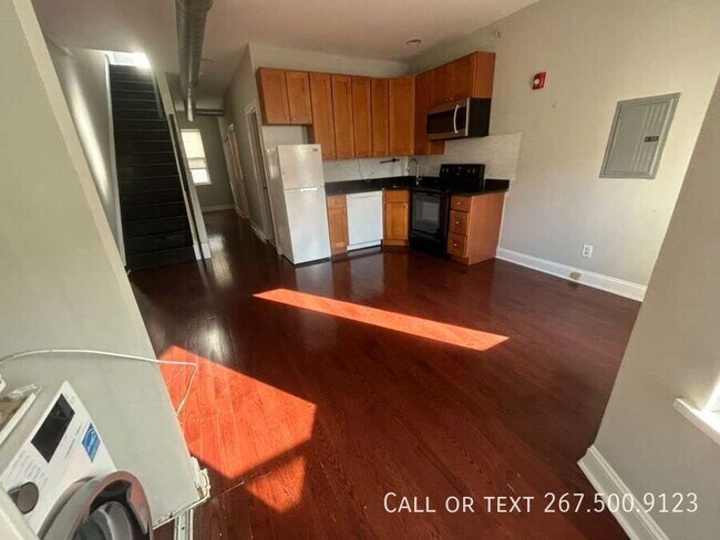 Building Photo - 1613 Frankford Ave