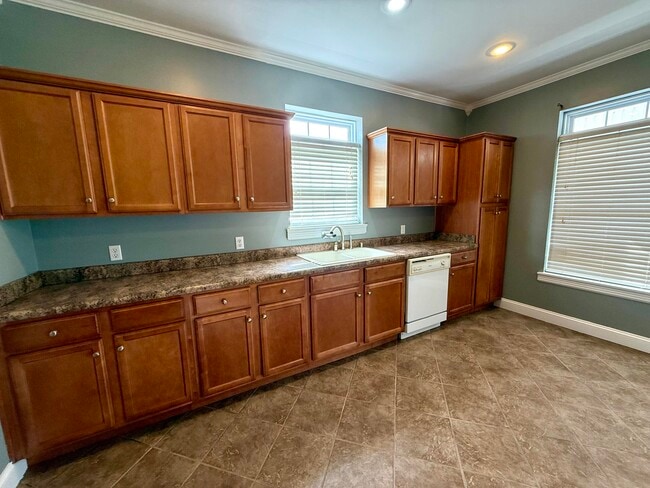 Building Photo - 98 Melrose Dr