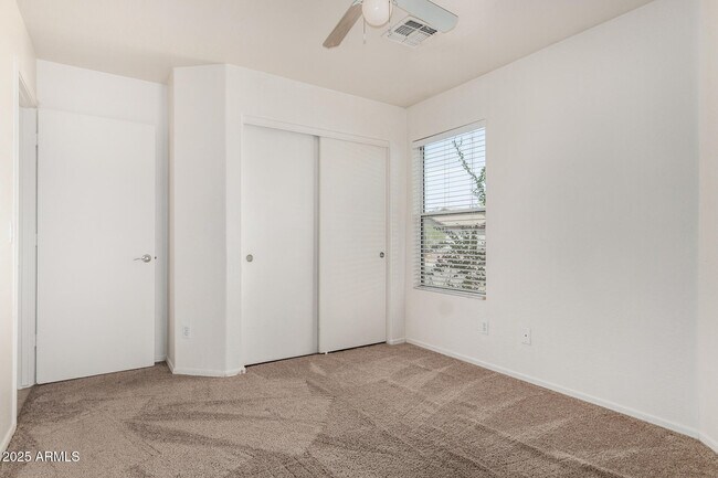 Building Photo - 2129 E Danbury Rd