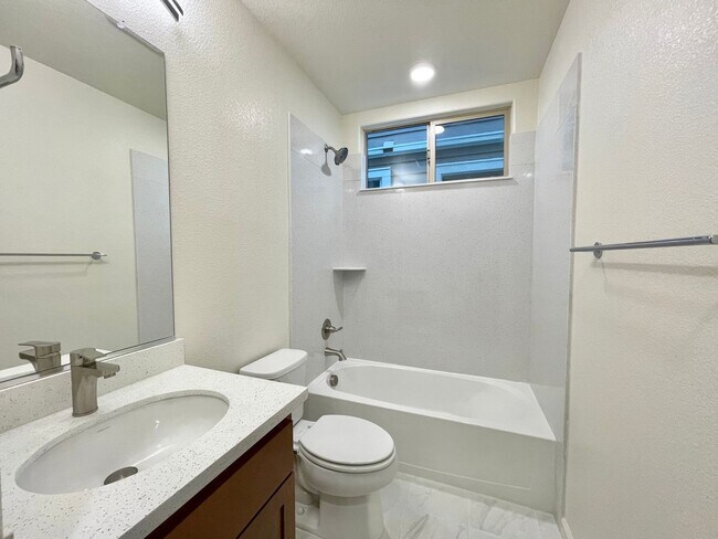 Building Photo - TENTATIVELY RENTED 1 Bedroom, 1 Bath Condo Convenient Napa Location