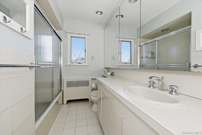 Building Photo - 1495 Bay Blvd