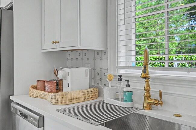 Building Photo - 172 Wando Reach Ct